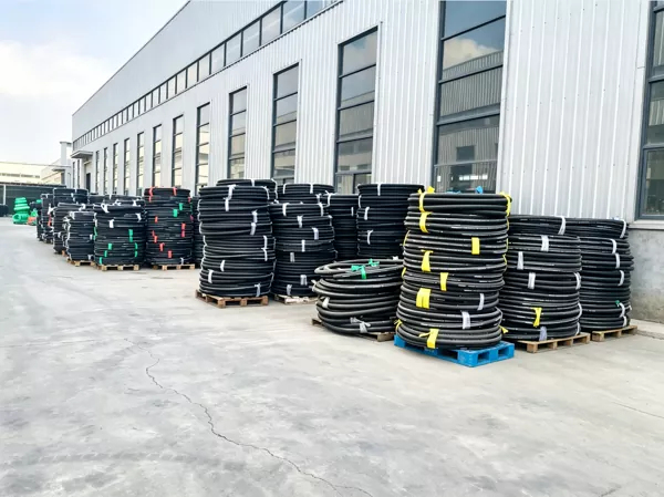 Hvordan vælger man den rigtige stofforstærkede gummislange? Udvælgelsesretningslinjer fra Hebei Zhehan Rubber & Plastic Products Co., Ltd.